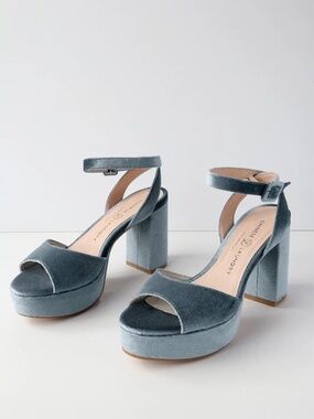 NWOB Chinese Laundry Theresa Steel Blue Velvet Platform